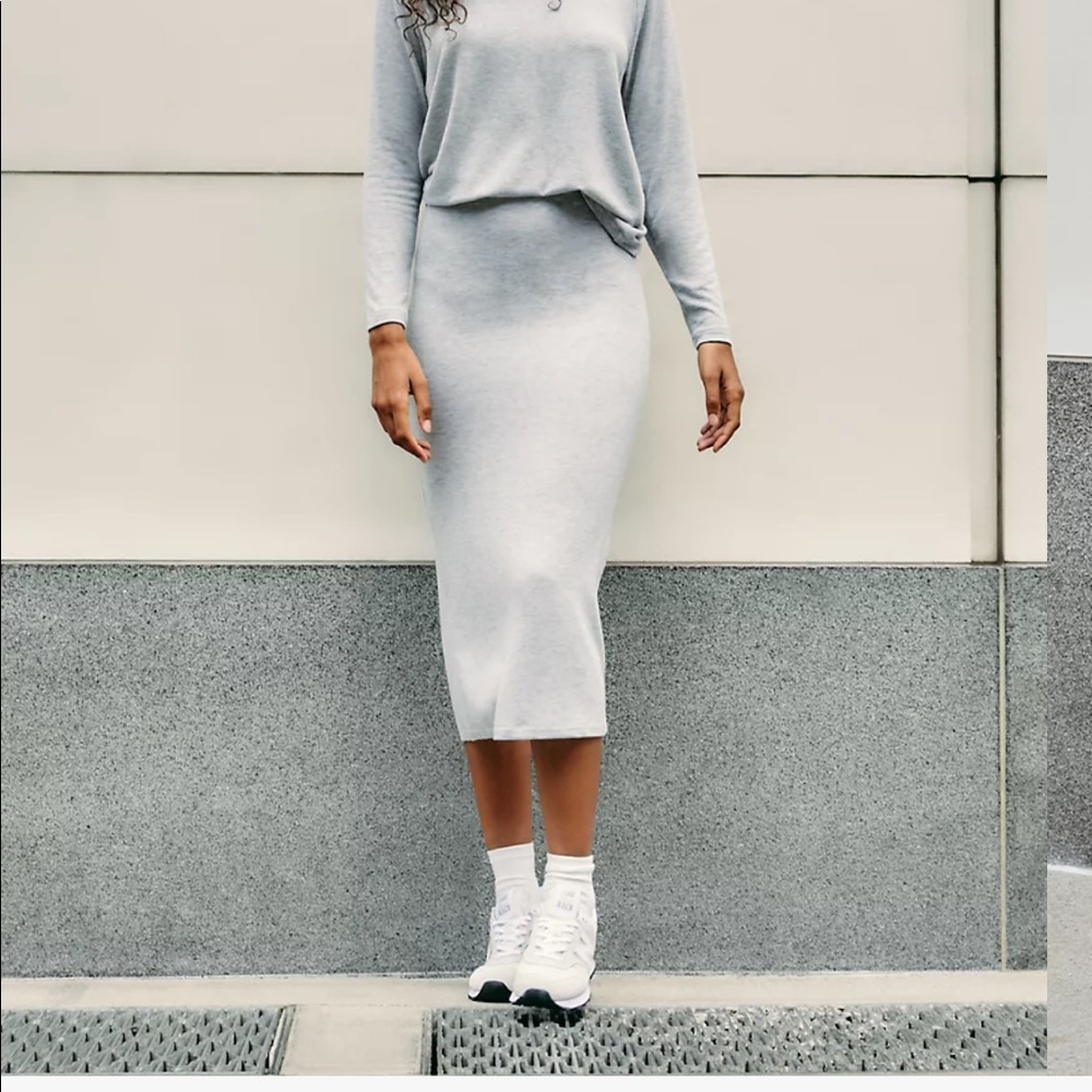 Aritzia Wilfred Free Pisces Skirt Heather Grey S SOLD OUT EVERYWHERE